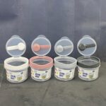 300 ml Snap-Lid Spice Box + Spoon (9 × 9.3 × 7.4 cm)